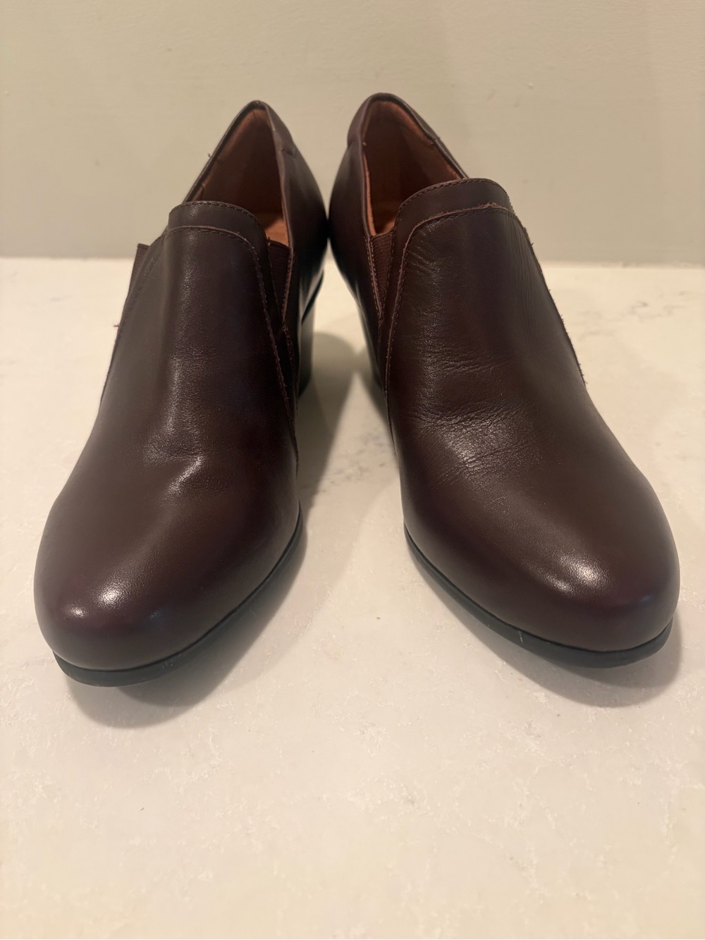 Cobb Hill Mahogany Brown Leather Booties size 7 NWOT